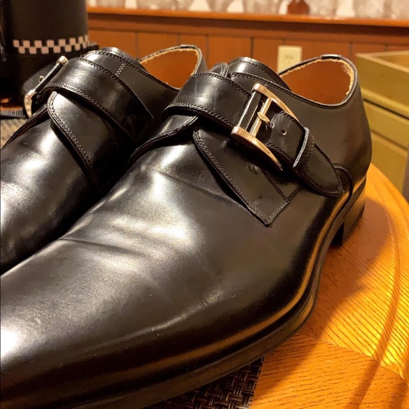Magnanni Cangas dress shoes! Black leather